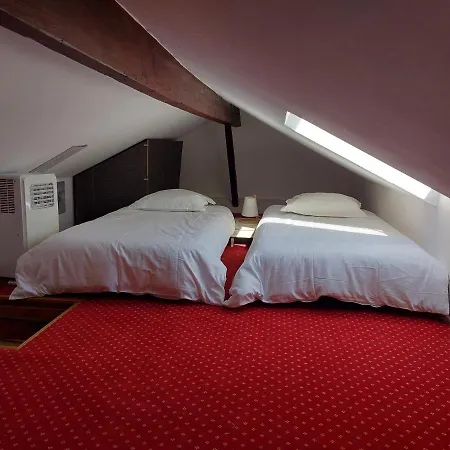 Апартаменты Place Du Suquet - In The Hart Of Old - 2 Min Walking Distance From Palais De Festivals And Beaches Канны