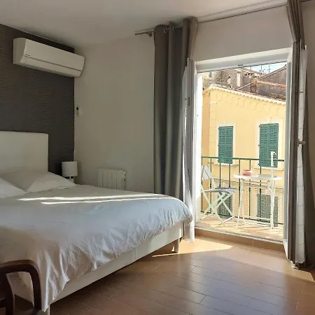 Apartment Place Du Suquet - In The Hart Of Old - 2 Min Walking Distance From Palais De Festivals And Beaches *