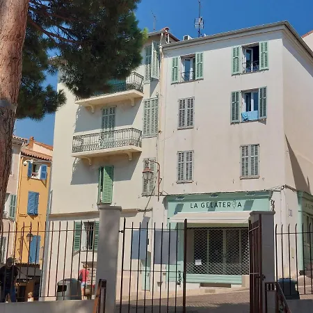 In The Hart Of Old - Place Du Suquet - 2 Min Walking Distance From Palais De Festivals And Beaches Apartment Cannes