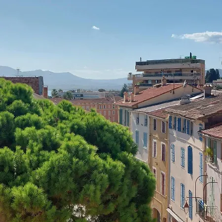 In The Hart Of Old - Place Du Suquet - 2 Min Walking Distance From Palais De Festivals And Beaches Apartment Cannes