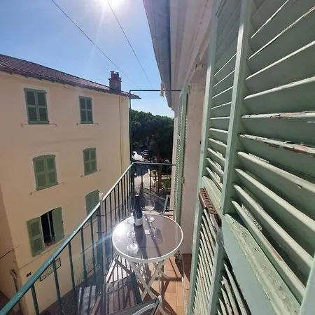 Apartment In The Hart Of Old - Place Du Suquet - 2 Min Walking Distance From Palais De Festivals And Beaches